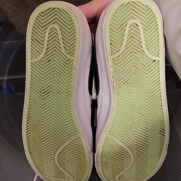 Nike Blazer Mid '77 "Barely Volt" Kids Size 5.5Y - Picture 8 of 8